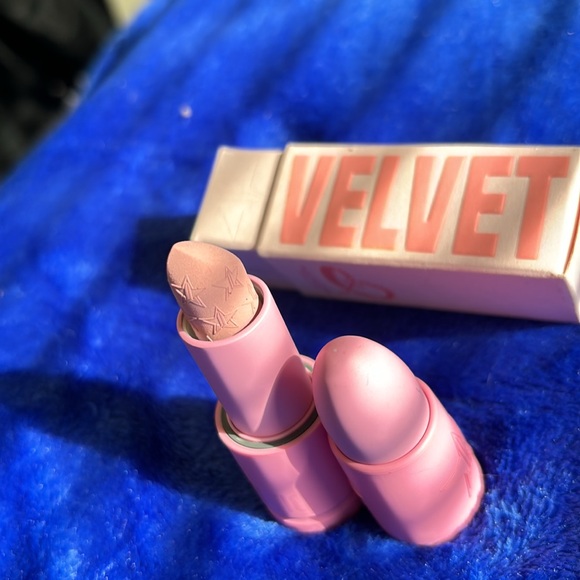 Jeffree Star velvet trap lipstick - Picture 2 of 5
